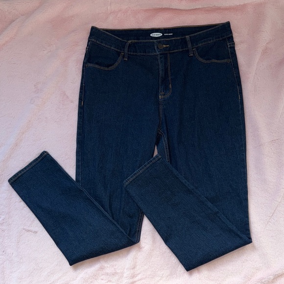 Old Navy Denim - Old Navy Skinny Jeans ** Bundle 5+ items and name your offer!!! 💖💞